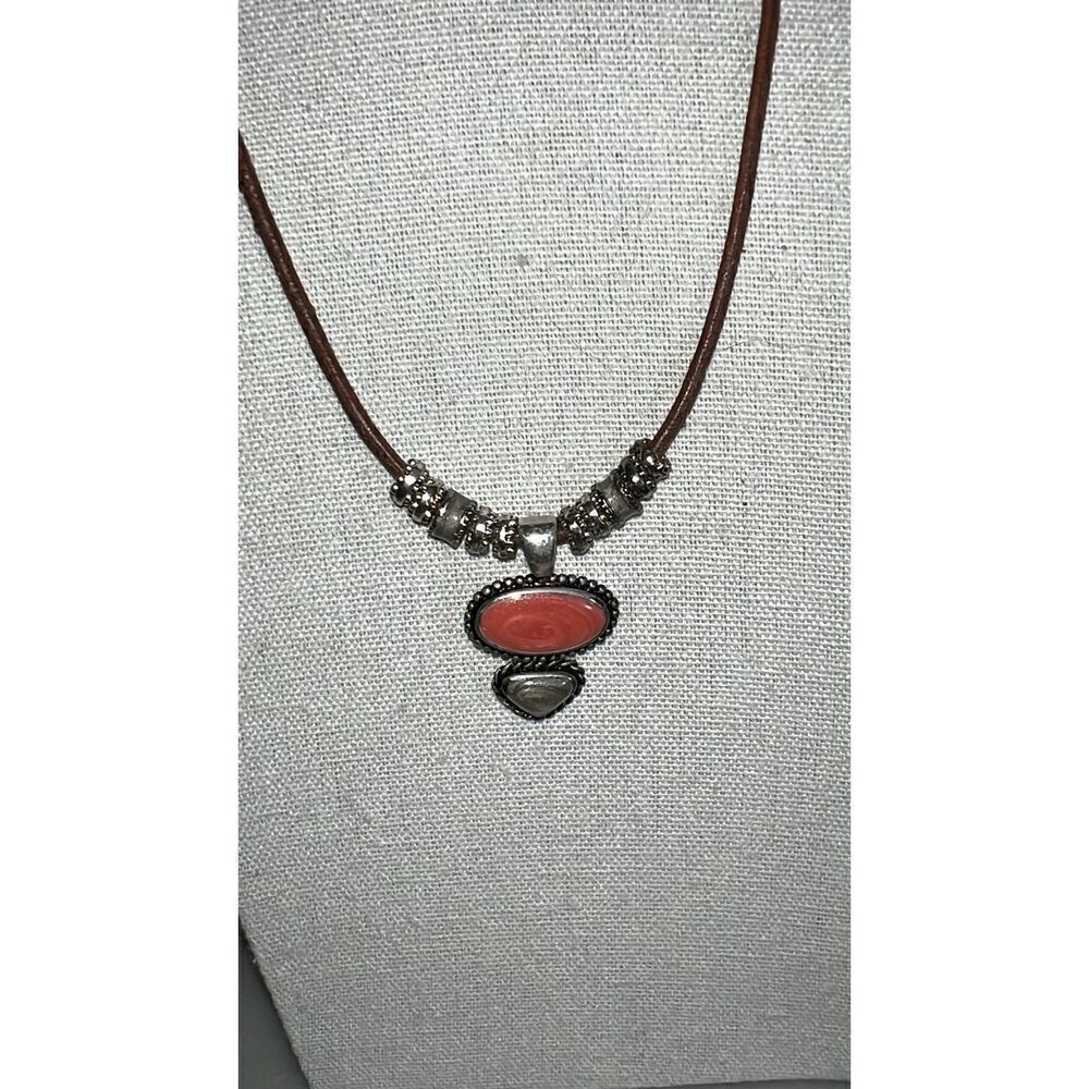 Pendant Necklace boho silver tone green beige choker 8.5” - Picture 4 of 4
